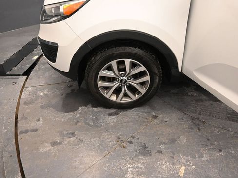 Used 2014 Kia Sportage LX image 11