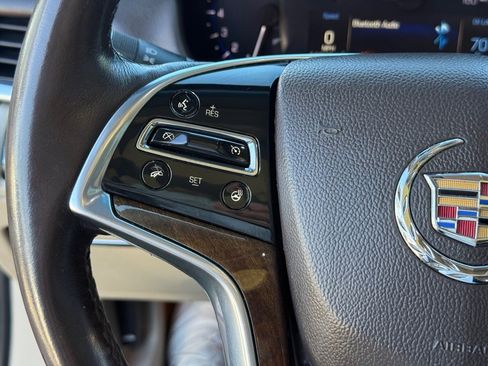 Used 2013 Cadillac XTS Luxury image 10