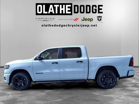 New 2026 RAM 1500 Express AWD/4WD image 19