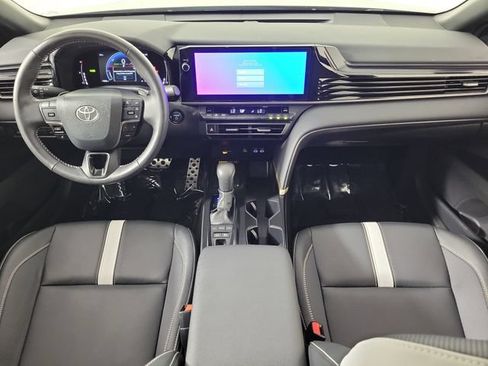 Used 2025 Toyota Camry Hybrid FWD image 16