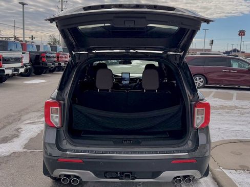 Used 2020 Ford Explorer Platinum w/ Premium Technology Package image 15
