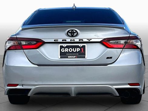 Used 2024 Toyota Camry SE FWD image 5
