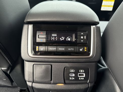 New 2026 Subaru Ascent Limited w/ Popular Package #2 AWD/4WD image 19