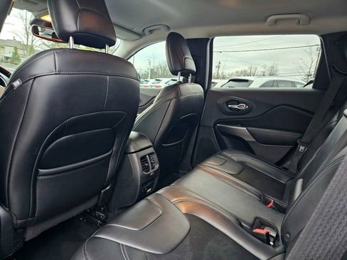 Used 2019 Jeep Cherokee Latitude Plus w/ Comfort/Convenience Group image 24