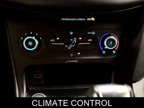 Used 2015 Ford Focus SE w/ Interior Protection Package FWD image 24
