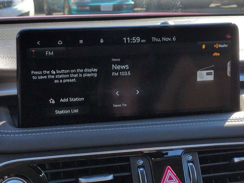 Used 2023 Genesis G70 2.0T image 31