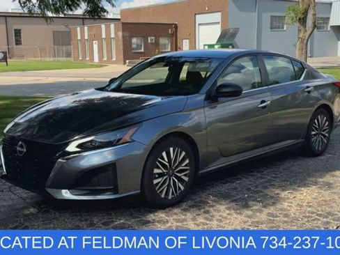 Used 2024 Nissan Altima 2.5 SV FWD image 4