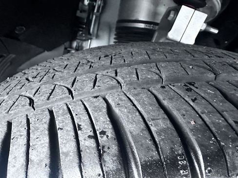 Used 2024 Land Rover Defender 130 S image 16