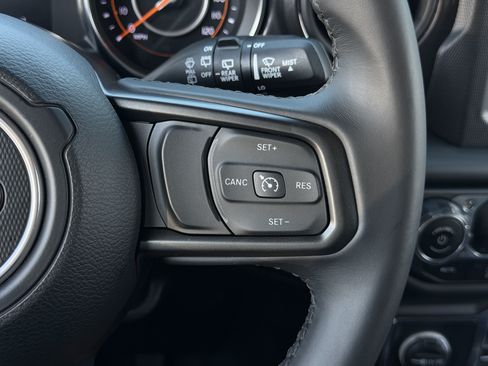 Used 2022 Jeep Wrangler Unlimited Sport AWD/4WD image 19
