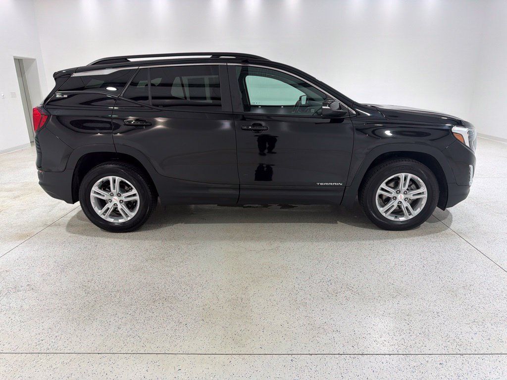 Used 2021 GMC Terrain SLE w/ Driver Convenience Package AWD/4WD image 6