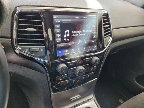 Certified 2021 Jeep Grand Cherokee Laredo X AWD/4WD image 24
