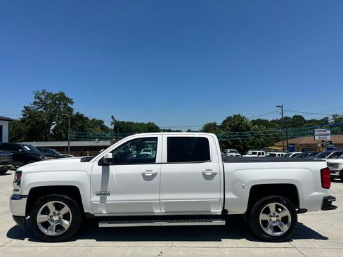 Used 2017 Chevrolet Silverado 1500 LT w/ Texas Edition RWD image 4