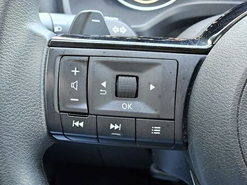 Certified 2023 Nissan Rogue SV FWD image 17