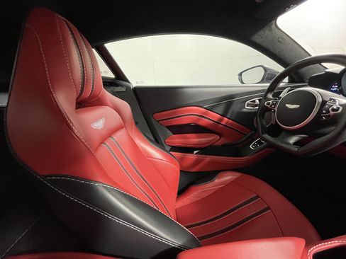 Used 2023 Aston Martin V8 Vantage Coupe image 15