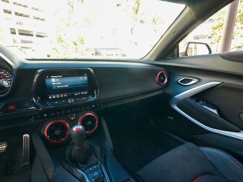 Used 2019 Chevrolet Camaro ZL1 image 71