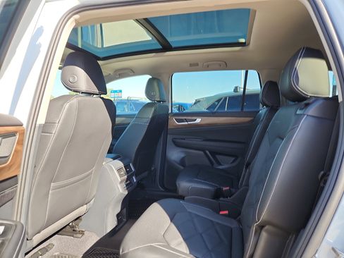 New 2026 Volkswagen Atlas SE image 12