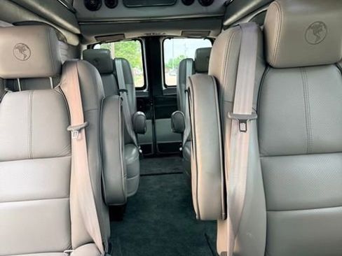 Used 2019 GMC Savana 2500 Extended RWD image 29