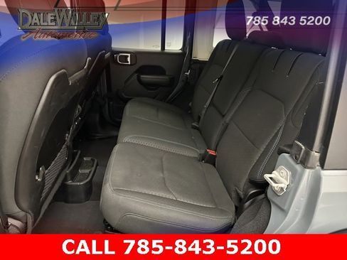 Used 2024 Jeep Wrangler Unlimited Rubicon 4xe image 16