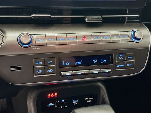 Used 2025 Hyundai Kona SEL image 24