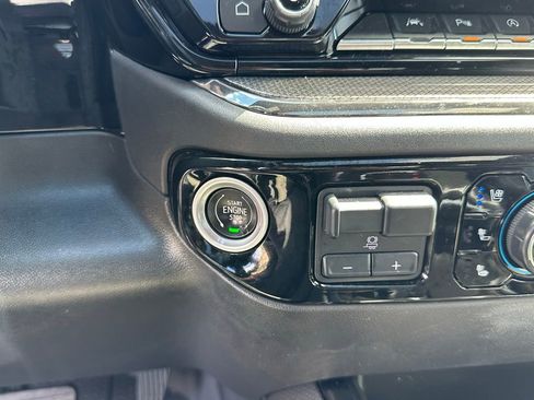 Used 2023 Chevrolet Silverado 1500 ZR2 w/ Technology Package AWD/4WD image 31