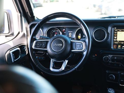 Used 2022 Jeep Wrangler Unlimited Sahara AWD/4WD image 29