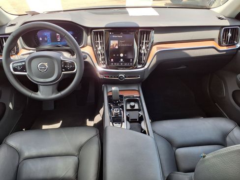 Certified 2025 Volvo S60 B5 Plus AWD/4WD image 17