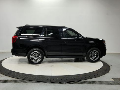 Used 2025 Ford Expedition Active AWD/4WD image 9