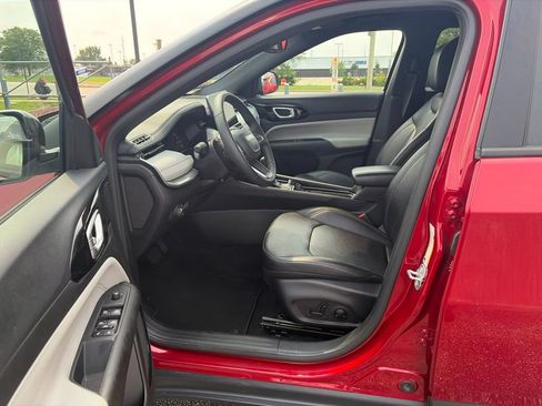 Used 2025 Jeep Compass Limited AWD/4WD image 17