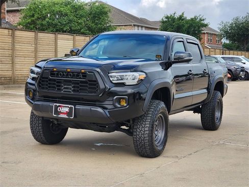 Used 2023 Toyota Tacoma TRD Off-Road AWD/4WD image 12