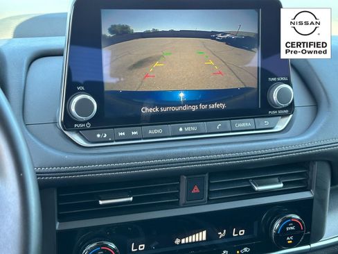 Certified 2025 Nissan Rogue SV FWD image 25