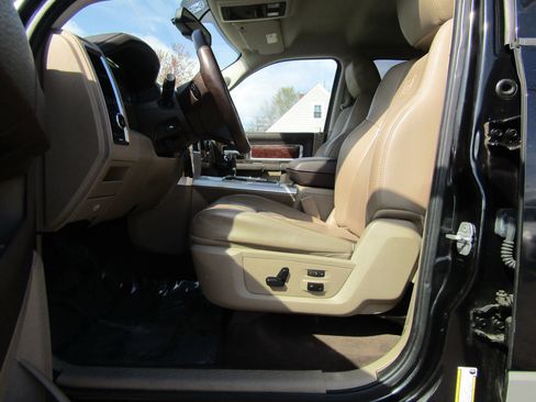 Used 2011 RAM 1500 Laramie image 13