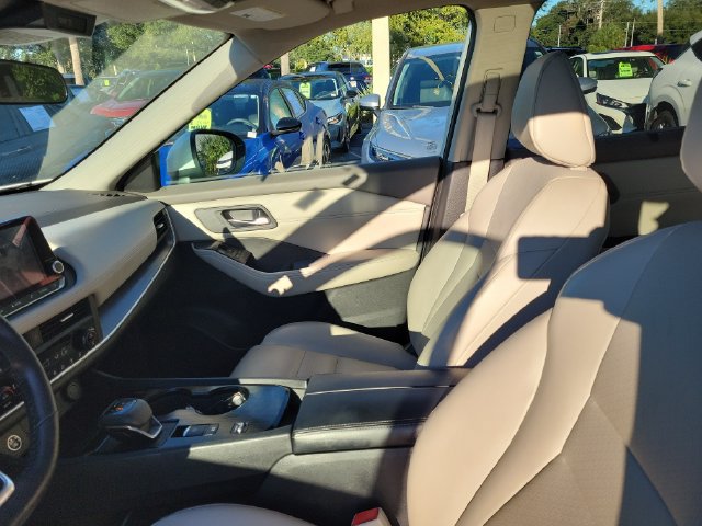 Used 2023 Nissan Rogue SV w/ SV Premium B Package FWD image 19