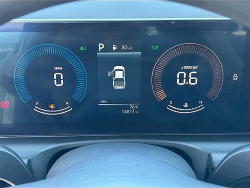 Used 2025 Hyundai Santa Cruz SEL FWD image 12