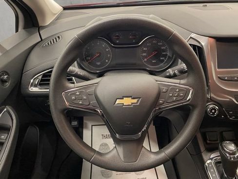 Used 2017 Chevrolet Cruze LT w/ Convenience Package FWD image 26