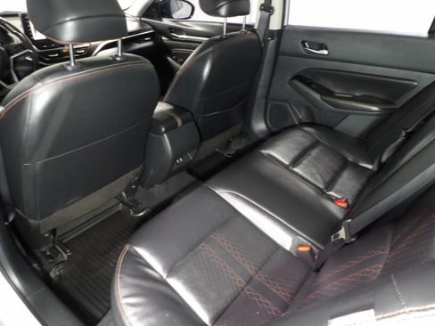 Used 2023 Nissan Altima 2.5 SR w/ SR Premium Package FWD image 13