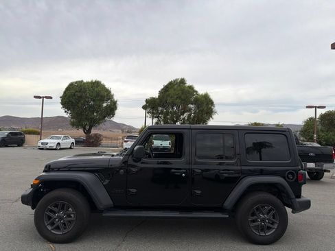 Used 2025 Jeep Wrangler Unlimited Sport AWD/4WD image 9