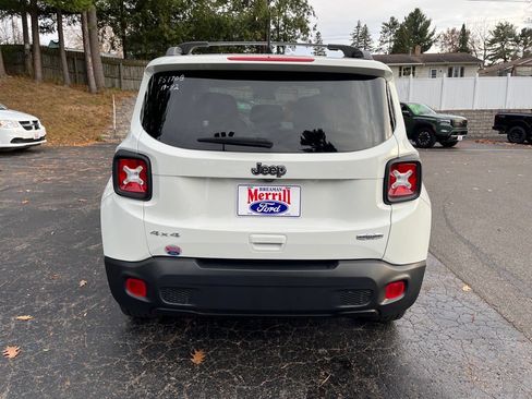 Used 2019 Jeep Renegade Latitude w/ Cold Weather Group image 5