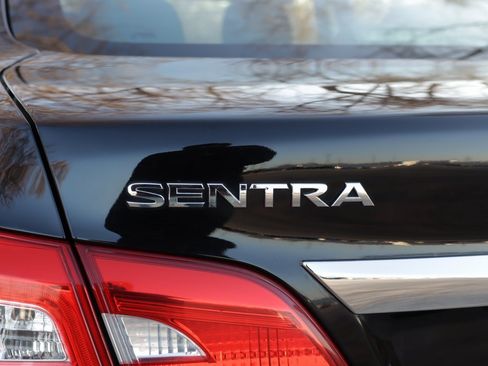 Used 2019 Nissan Sentra SV image 29
