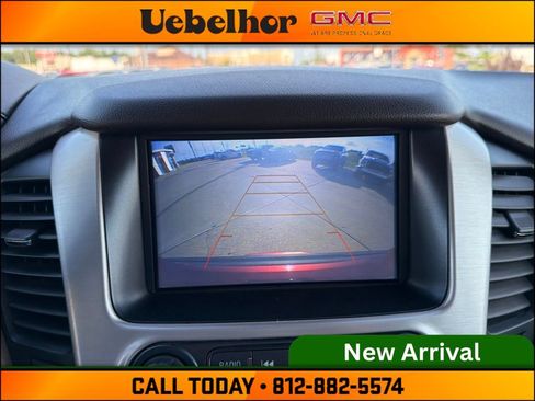 Used 2018 GMC Yukon XL SLT w/ Open Road Package AWD/4WD image 30