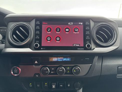 Used 2022 Toyota Tacoma TRD Sport w/ Technology Package RWD image 17