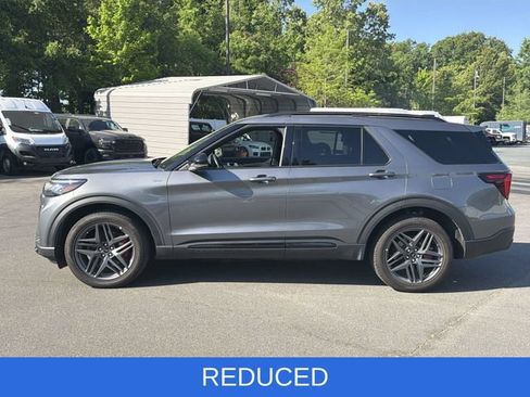 Used 2025 Ford Explorer ST-Line w/ ST-Line Street Pack AWD/4WD image 10