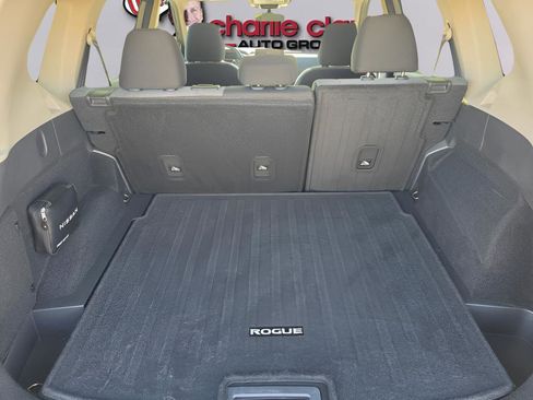 Used 2023 Nissan Rogue SV FWD image 10