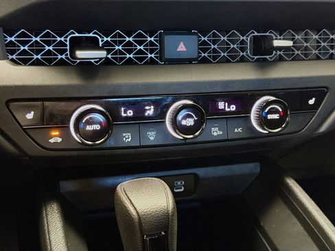 Used 2025 Honda Accord SE image 10