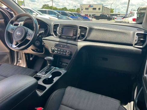 Used 2019 Kia Sportage LX FWD image 9