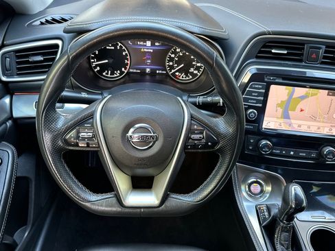 Used 2022 Nissan Maxima SV w/ Floor Mat Group FWD image 16
