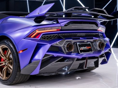 Used 2021 Lamborghini Huracan EVO RWD image 23