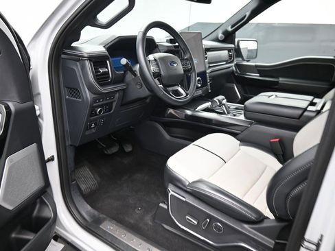 Used 2024 Ford F150 Lightning Platinum image 10