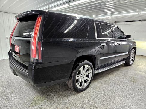 Used 2015 Cadillac Escalade ESV Luxury image 2