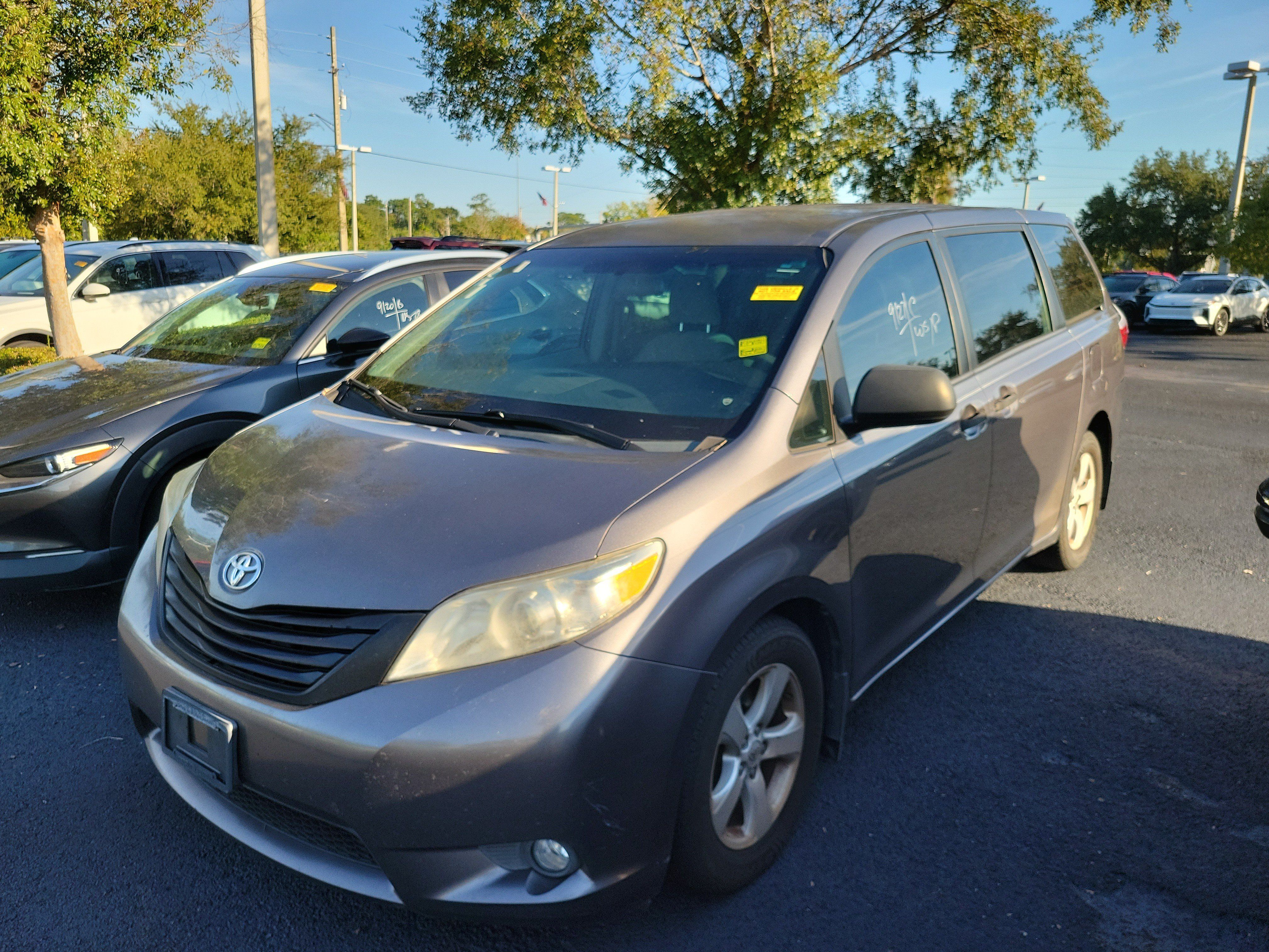 Used 2015 Toyota Sienna L FWD image 28