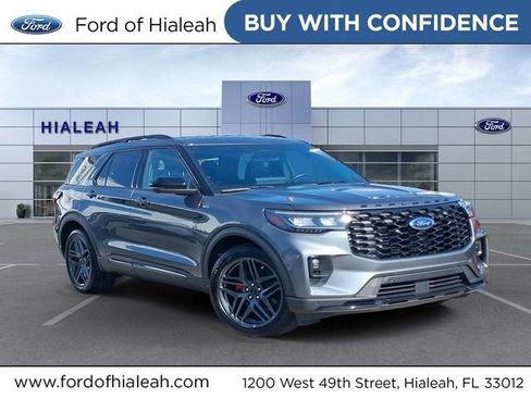 Used 2025 Ford Explorer ST-Line w/ Premium Package RWD image 1